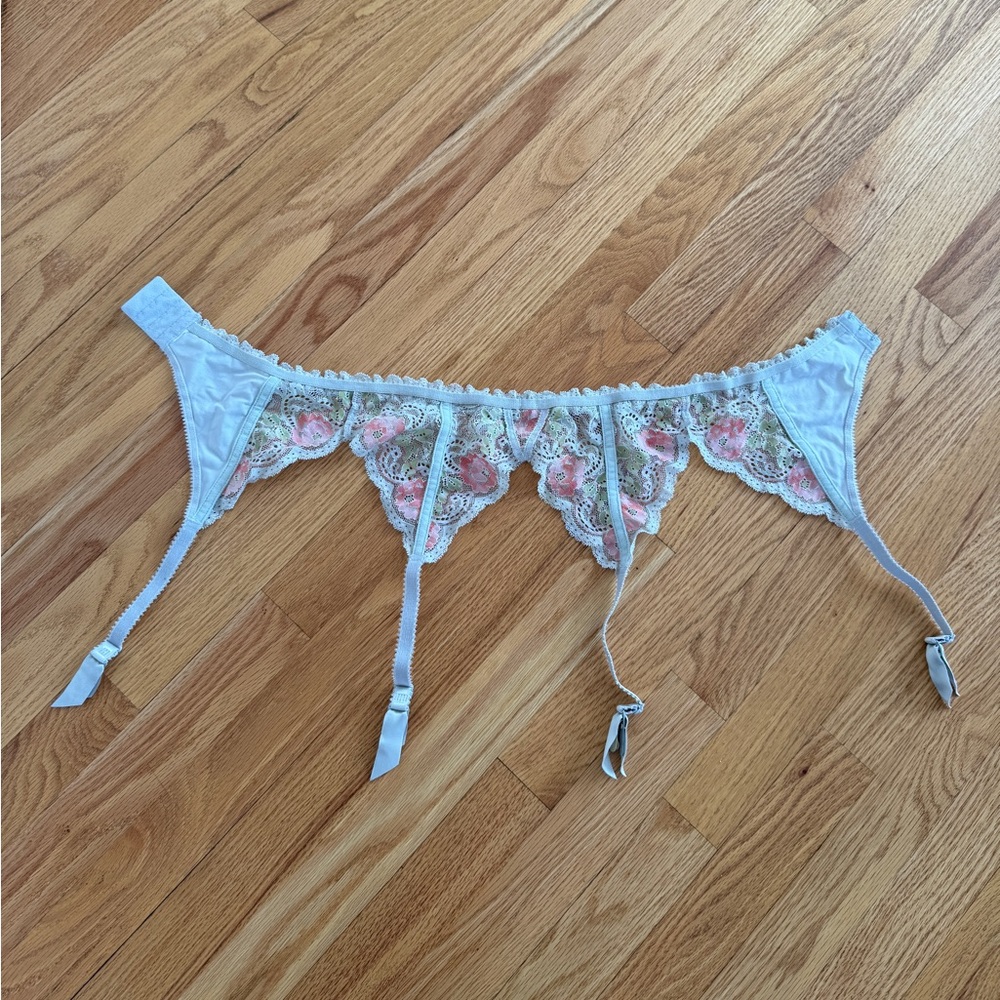 Vintage garter belt lingerie lace floral light blue View 3